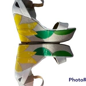 Nine West Sunflower 4” Wedges, EUC, size 6.5
